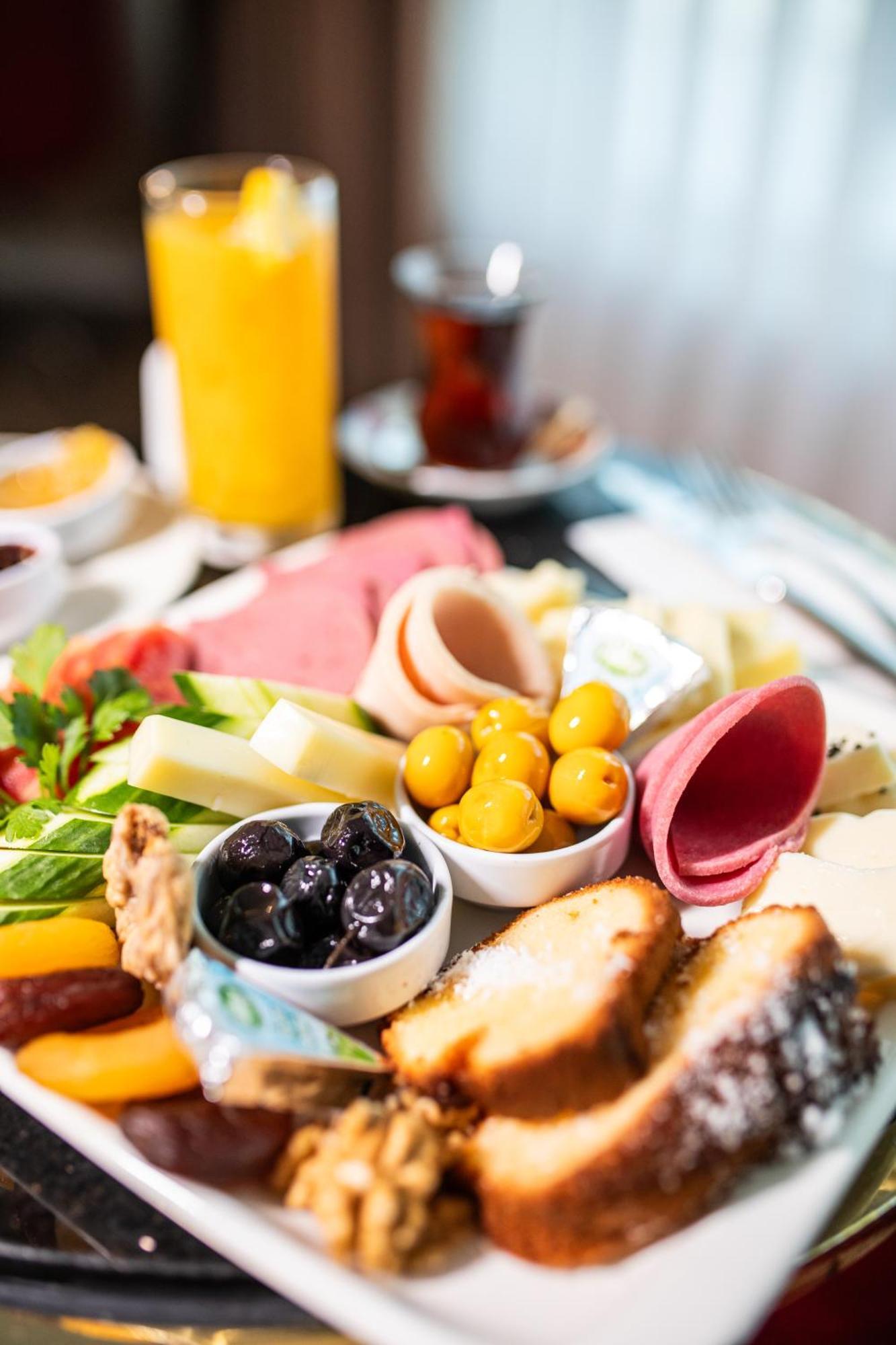Ramada Encore Istanbul Kartal Ngoại thất bức ảnh