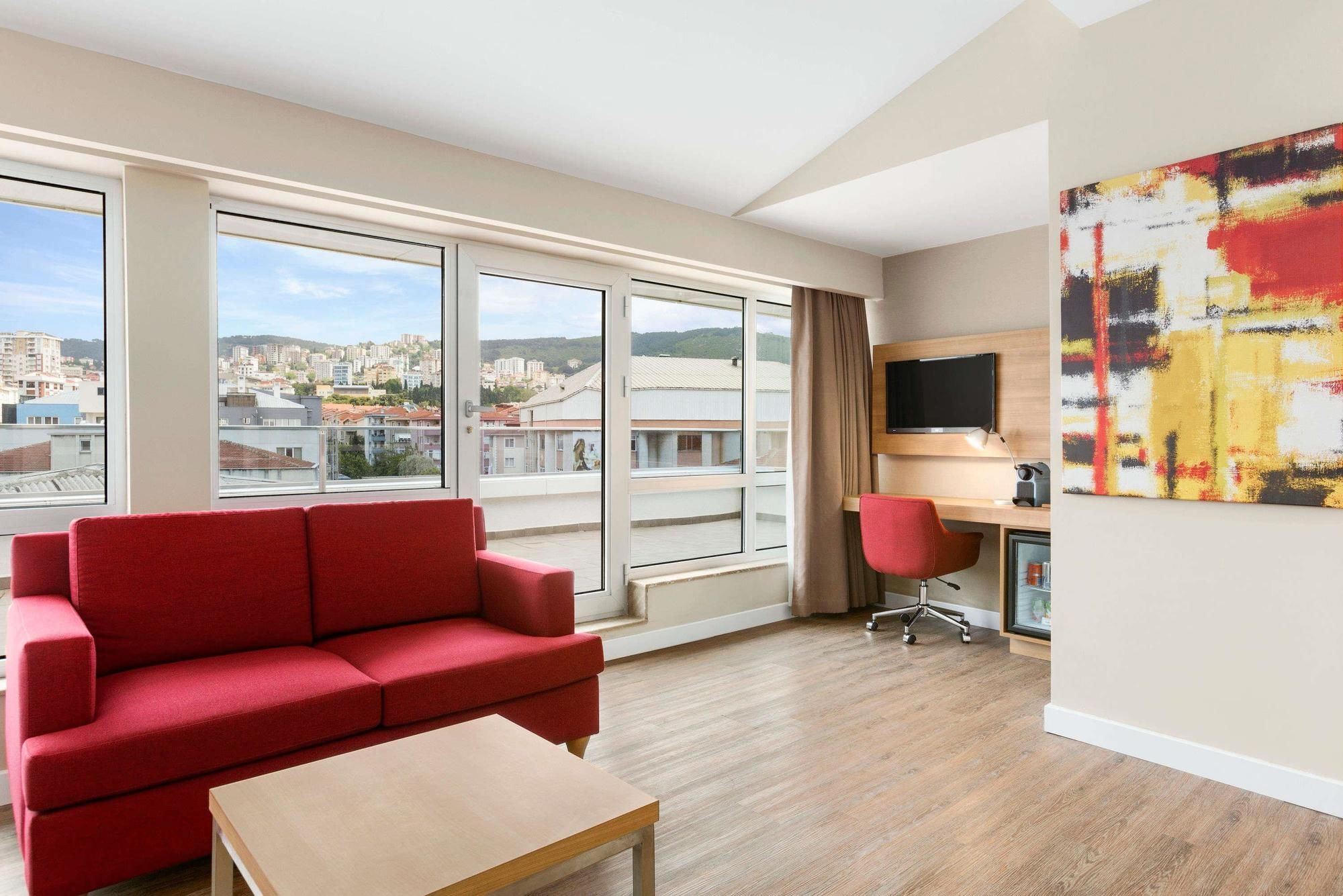 Ramada Encore Istanbul Kartal Ngoại thất bức ảnh